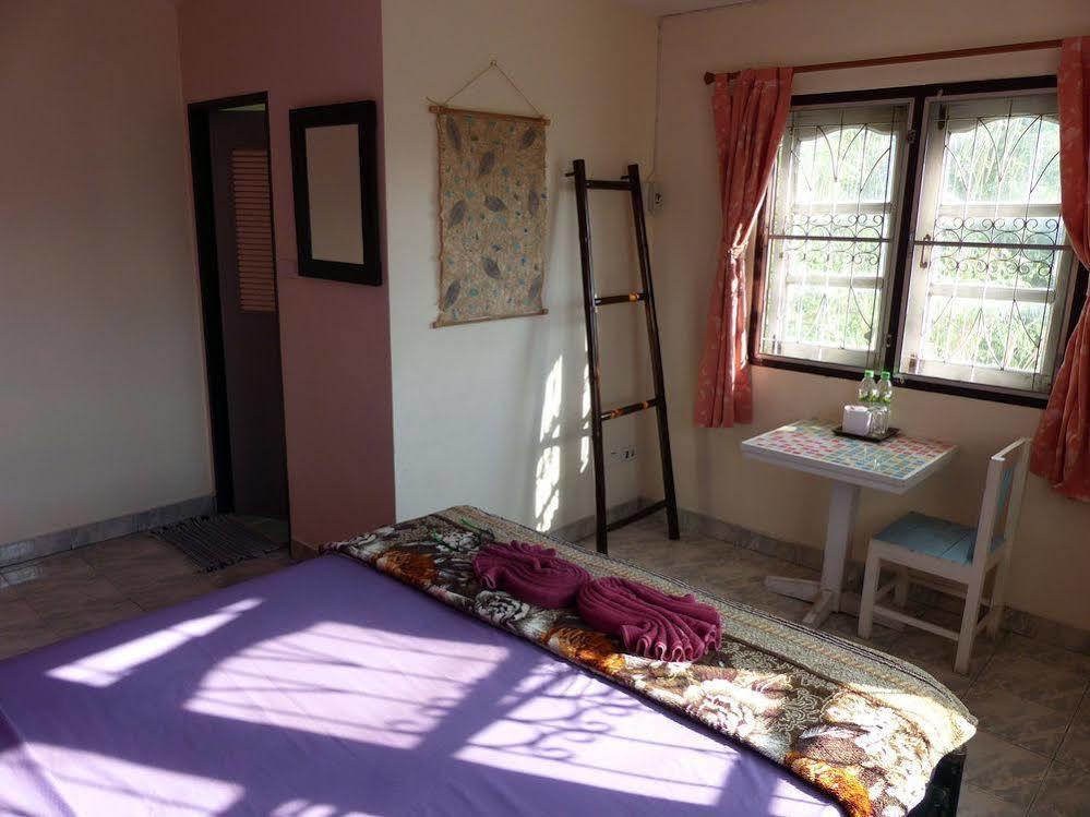 Kavil Guesthouse 2 치앙마이 외부 사진